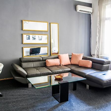 Hearth Of Belgrade Apartment Esterno foto